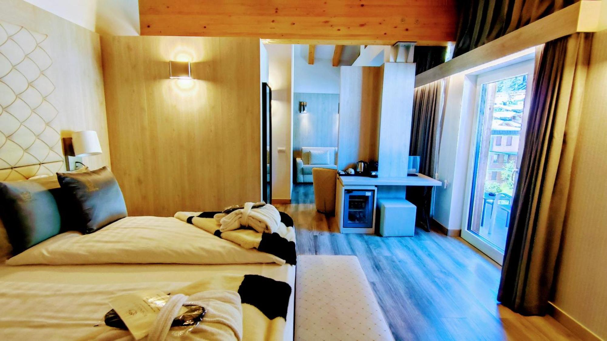Hotel Rosengarten มาดอนนาดีกัมปิโญ ภายนอก รูปภาพ